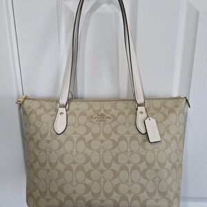 Coach Beige Gallery Canvas Signature Tote Bag